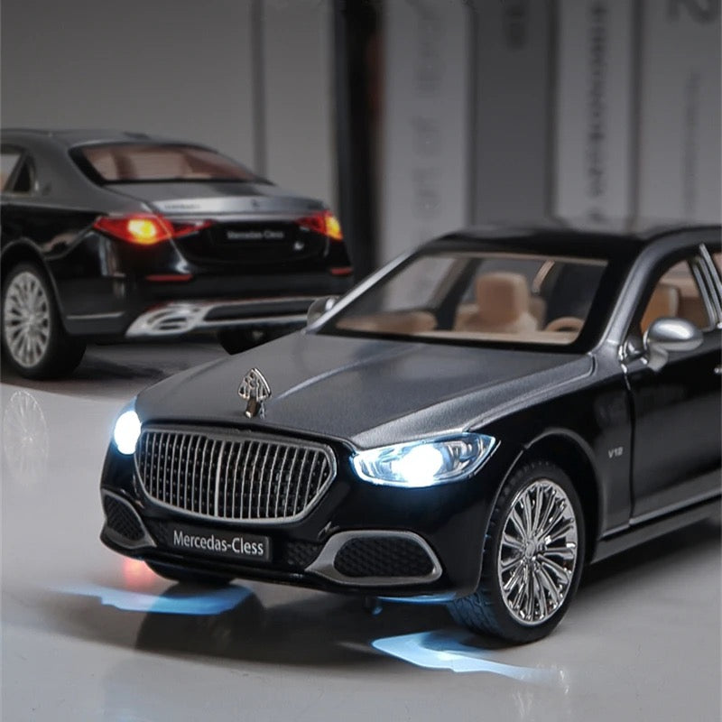 MINIATURE MERCEDES-MAYBACH CLASSE S 680 1:24 - Povcars