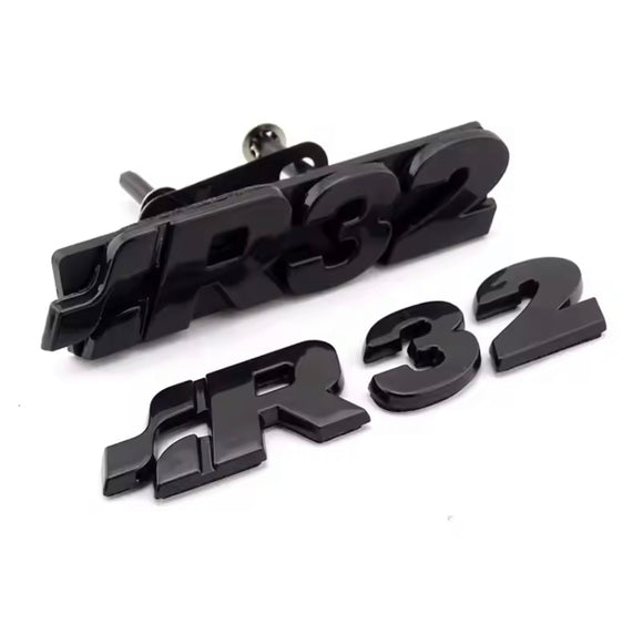 Volkswagen Golf R32 emblem