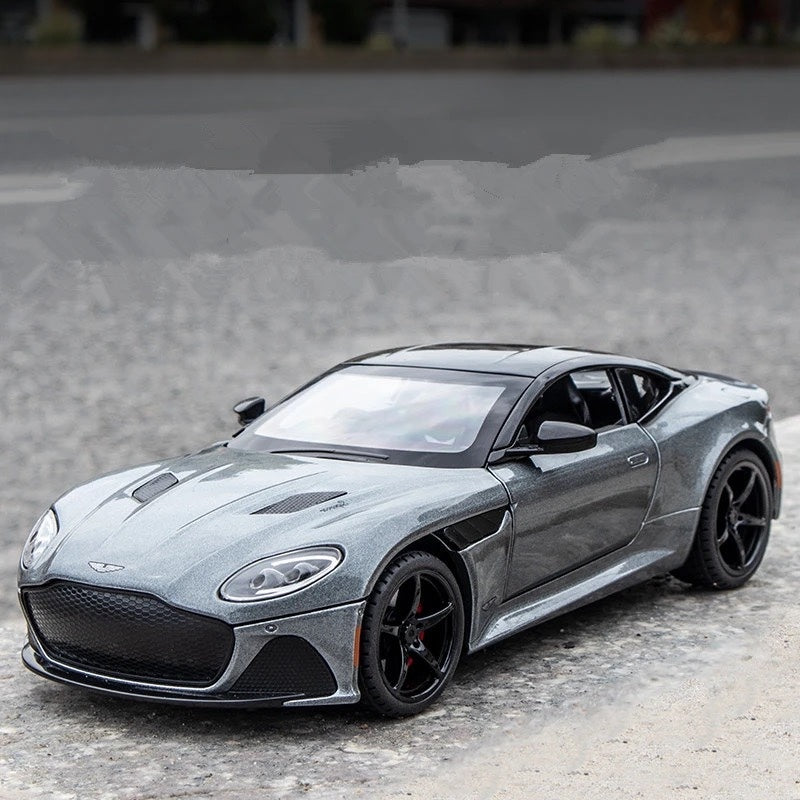 MINIATURE ASTON MARTIN DBS SUPERLEGGERA 1:24