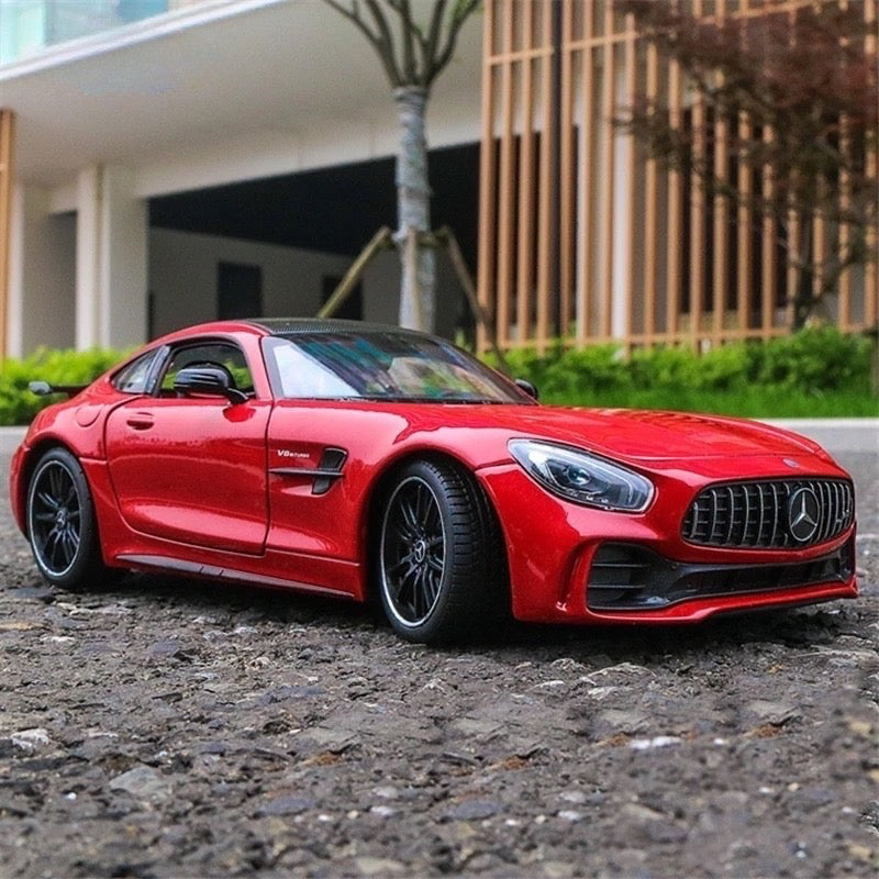 Miniature Mercedes AMG GTR 1:24 - Povcars