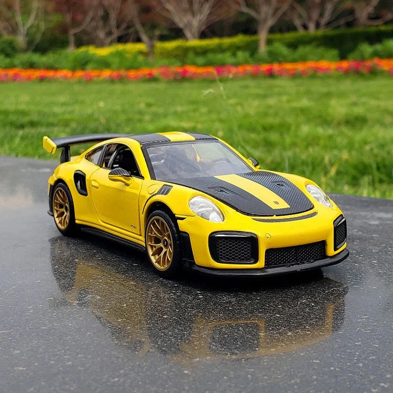 Miniature Porsche 911 GT2 RS 1:32 - Povcars