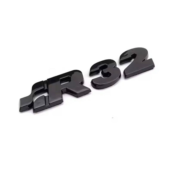 Volkswagen Golf R32 emblem