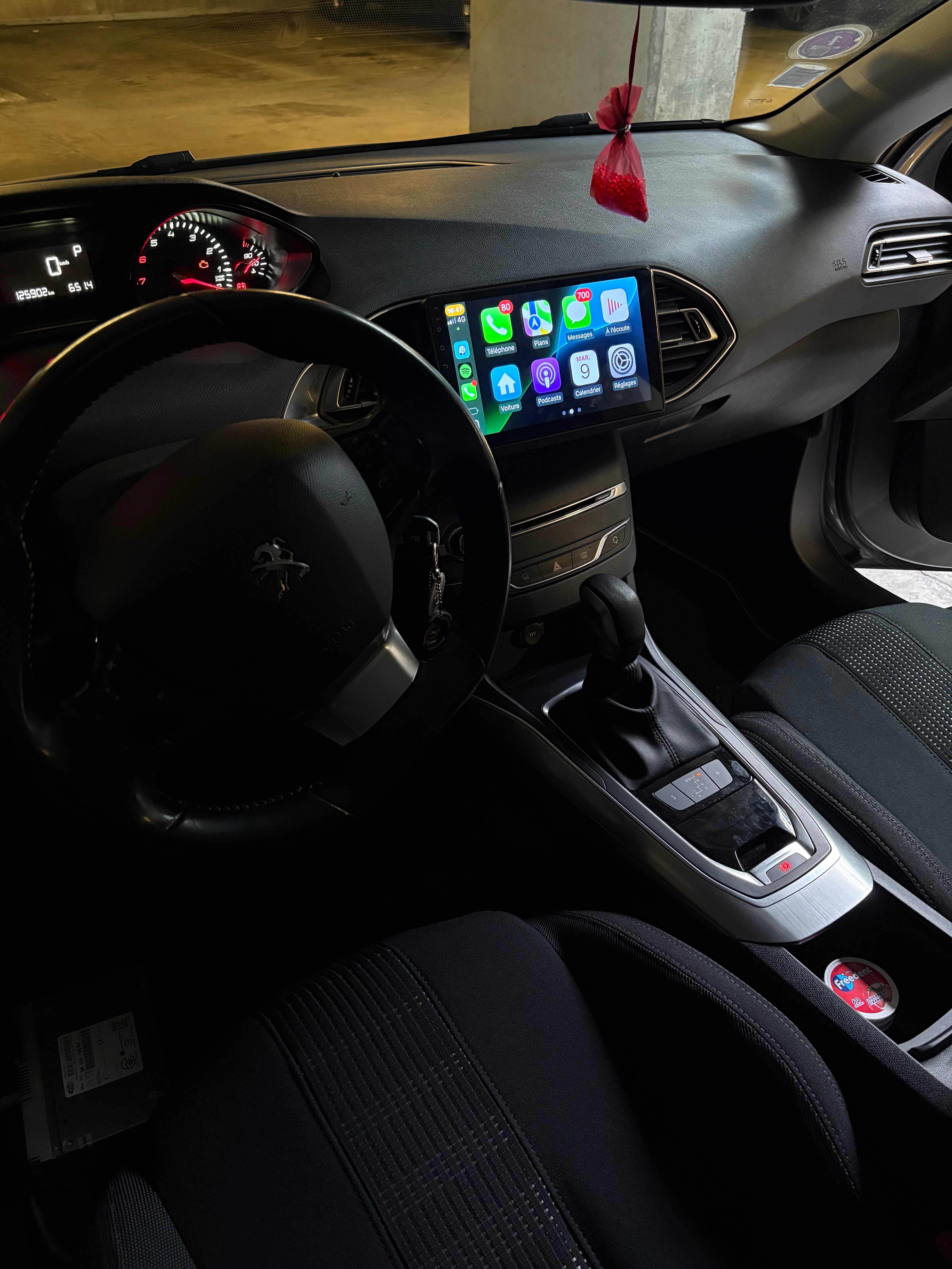 Installation à domicile écran CarPlay Android Auto et caméra de recul
