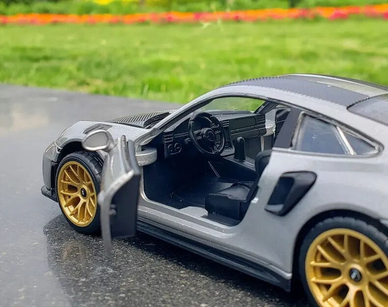 Miniature Porsche 911 GT2 RS 1:32 - Povcars