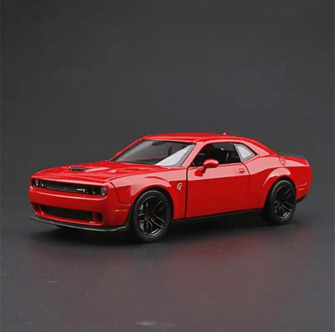 Miniature Dodge Challenger 1:24 - Povcars