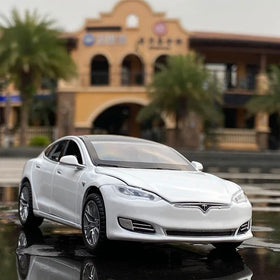 Miniature Tesla Model S 1:32 - Povcars