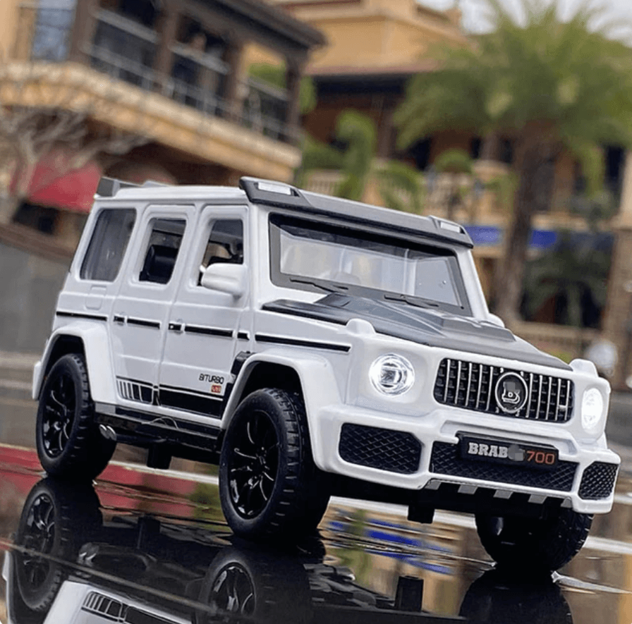 Miniature Mercedes Classe G65 G700 BRABUS 1:32 - Povcars