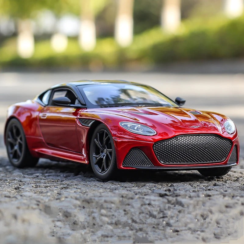 MINIATURE ASTON MARTIN DBS SUPERLEGGERA 1:24 - Povcars