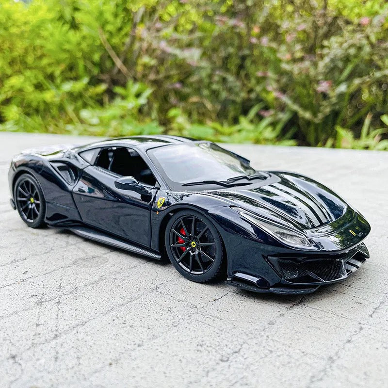 MINIATURE FERRARI 488 PISTA 1:24 - 0