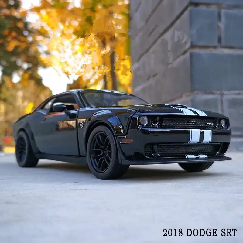 Miniature Dodge Challenger 1:24 - Povcars