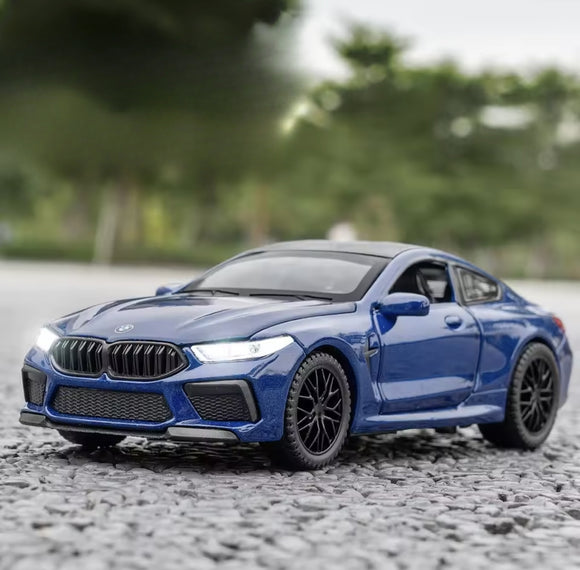 MINIATURE BMW M8 1:32